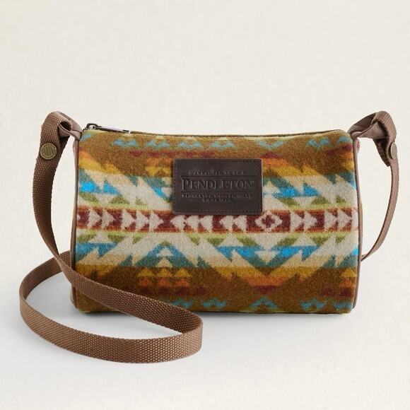 Pendleton Travel Kit In Solstice Canyon - Picture 1 of 10